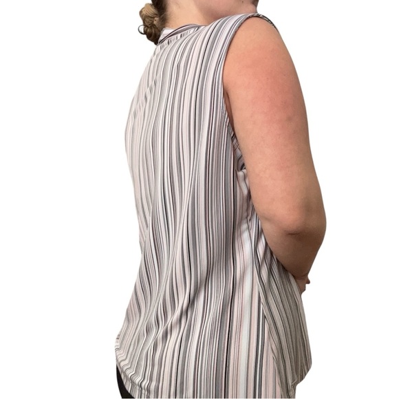 Striped Sleeveless Blouse - Picture 2 of 12
